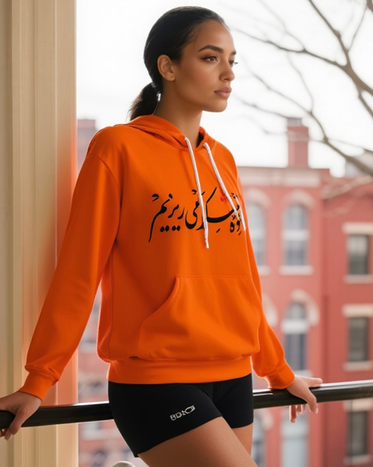 مادر قهوه شکر میریزیم